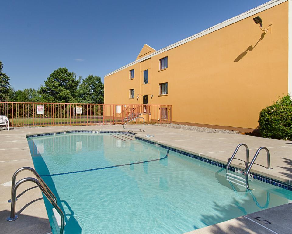 Suburban Extended Stay Hotel Worcester Exterior photo