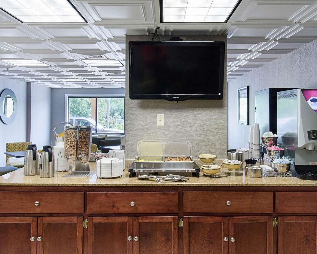 Suburban Extended Stay Hotel Worcester Restaurant photo